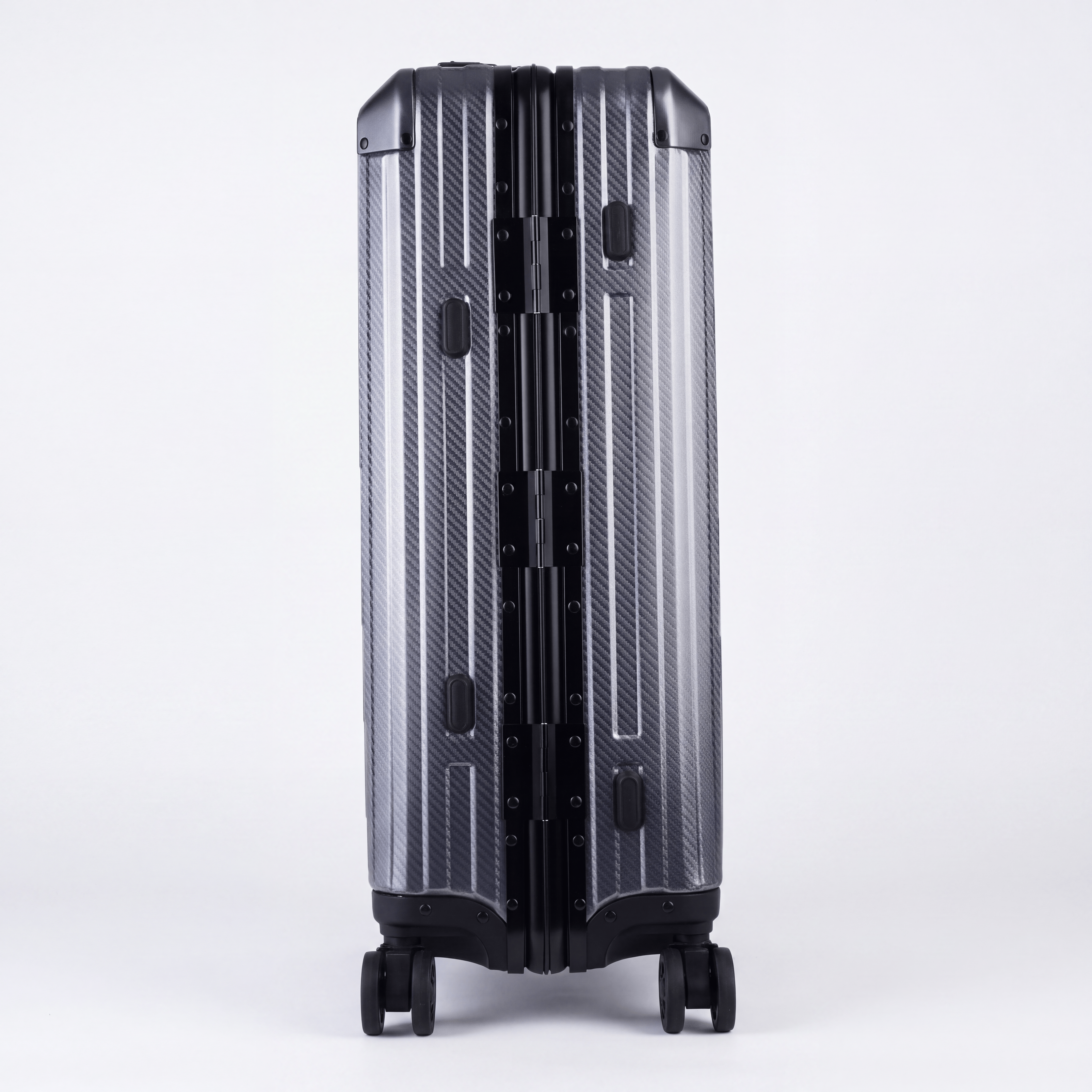The Atlas Aluminium Luggage — Gunmetal
